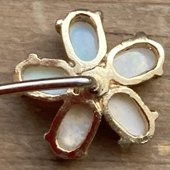 Lovely golden stick pin pair: one genuine opals, the other signed Craft - Picture 4 of 8